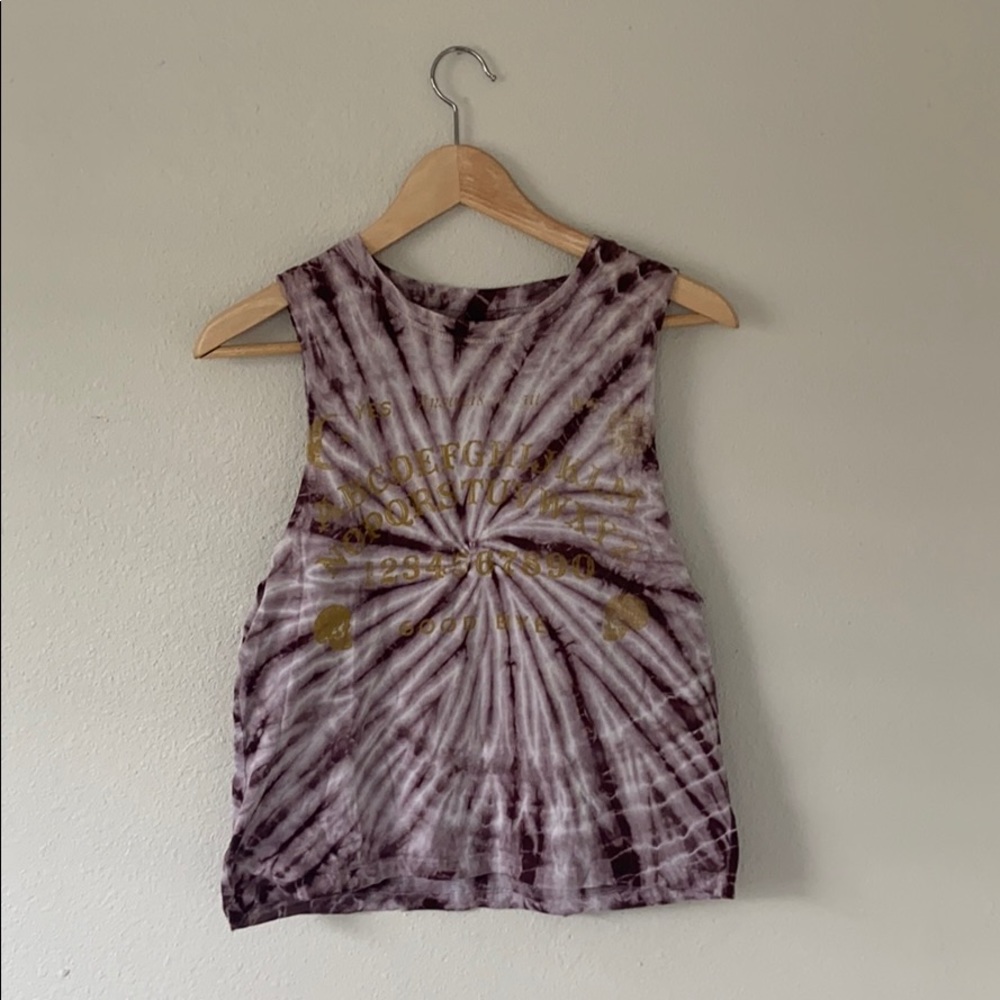 Feather hearts Ouija board tank